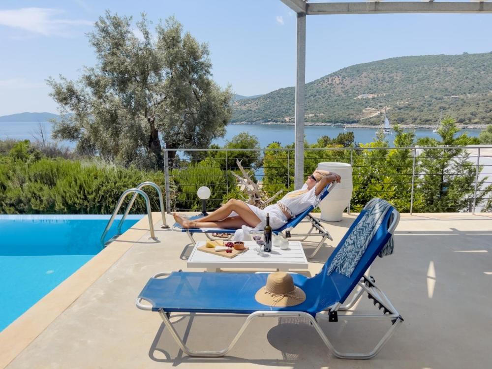 Zidanos Luxurious Sea Front Villa Marantochori Exterior photo