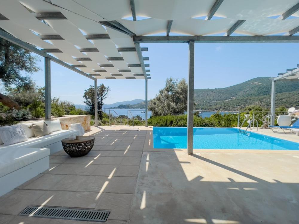 Zidanos Luxurious Sea Front Villa Marantochori Exterior photo