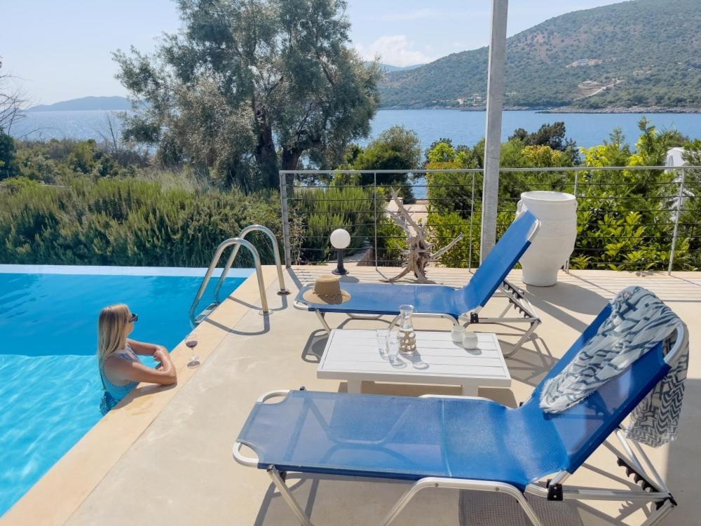 Zidanos Luxurious Sea Front Villa Marantochori Exterior photo
